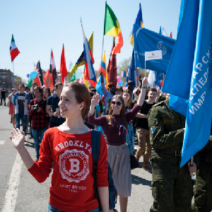 Первомай шагает по стране