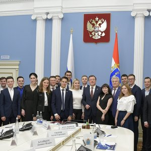 Студенты университета приняли участие во встрече с Дмитрием Азаровым