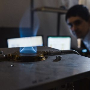 Магистрант и аспирант в течение года будут исследовать процессы горения в университетах Флориды и Калифорнии