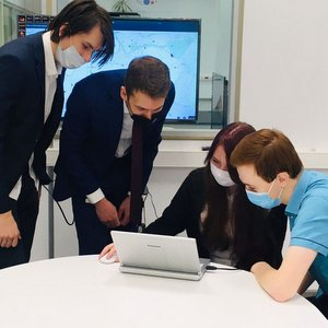 Молодые ученые презентовали губернатору свои идеи и научные разработки