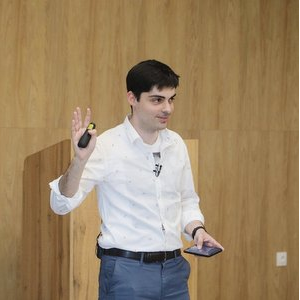 Журналист РИА Новости раскрыл секреты написания топ-материалов о мире технологий