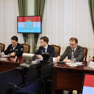 Дмитрий Азаров встретился с самарскими лауреатами правительственной премии имени Юрия Гагарина
