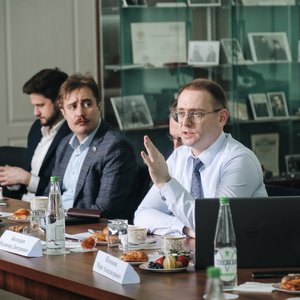 Ректор и молодые ученые обсудили роль молодежи в развитии университета