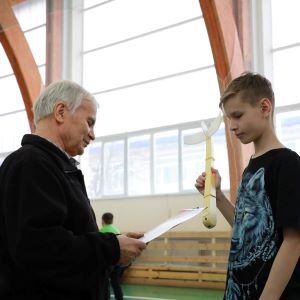 Хорошие инженеры-авиаторы вырастают из увлеченных авиамоделизмом