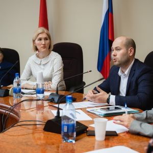 Проблемы воспитания молодёжи в эпоху информационных технологий обсудили на одной из секций конференции "Человек в информационном обществе"