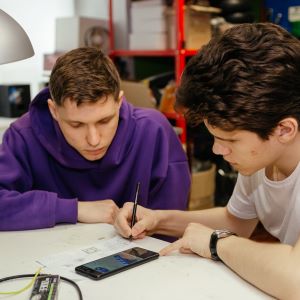 Students Develop a Fighter Robot to Represent Samara Region at All-Russian Battle of Robots Championship