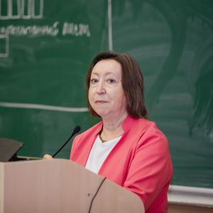 Надежда Илюхина: "Бесконтрольно заимствуя, мы бездумно расстаёмся с ресурсами одного из самых богатых языков"