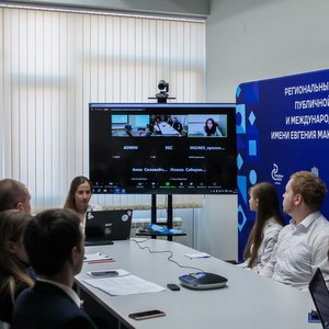Телемост "Космическая дипломатия" объединил Москву, Самару и Париж