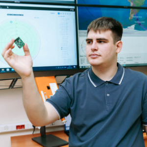 Samara Scientists and Engineers Have Developed a Prototype of a Compact High-speed Transmitter for Tiny Satellites and Drones