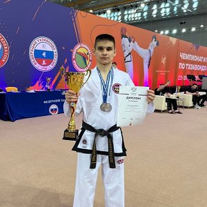 Студент ИИК принял участие в чемпионате и первенстве России по тхэквондо ГТФ