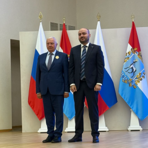 Вячеслав Федорищев вручил Виктору Сойферу знак отличия Григория Засекина