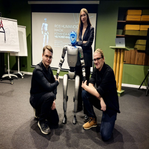 Первые в программировании антропоморфных роботов