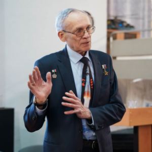 Cosmonaut Sergey Avdeyev Shared Stories of Records, Daily Life, and Emergencies in Orbit